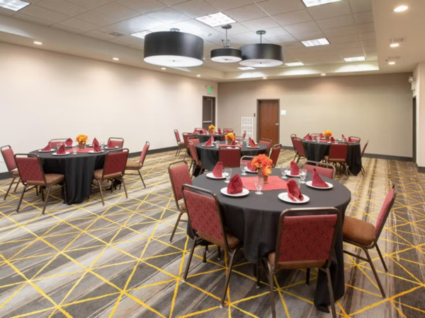 Holiday Inn & Suites Durango Central