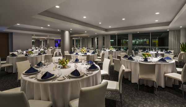 Warwick Le Crystal – Montreal