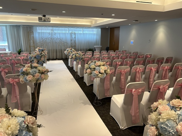 Warwick Le Crystal – Montreal