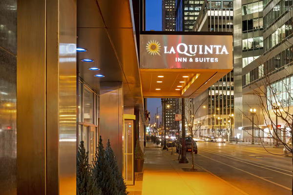 La Quinta Inn & Suites by Wyndham Chicago Downtown