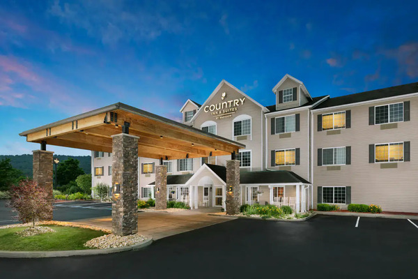 Country Inn & Suites by Radisson, Big Flats (Elmira), NY