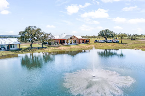 Cross Mountain Vineyards