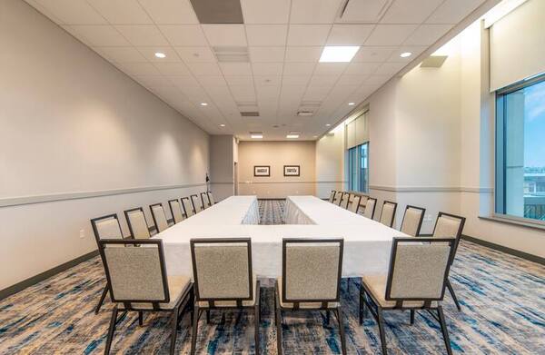 DoubleTree by Hilton Cedar Rapids Convention Complex