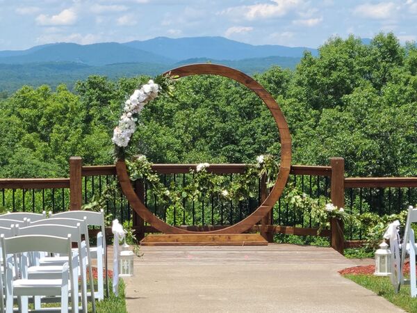 5 Star Lodge and Stables