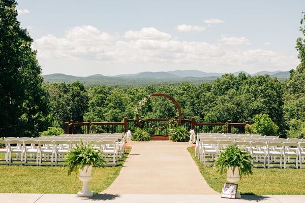 5 Star Lodge and Stables