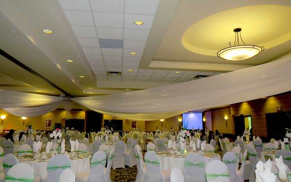 Canad Inns Destination Centre Windsor Park