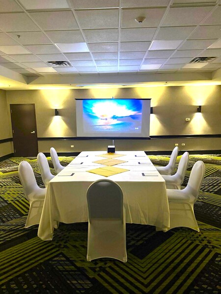 Holiday Inn Express Downtown Edmonton