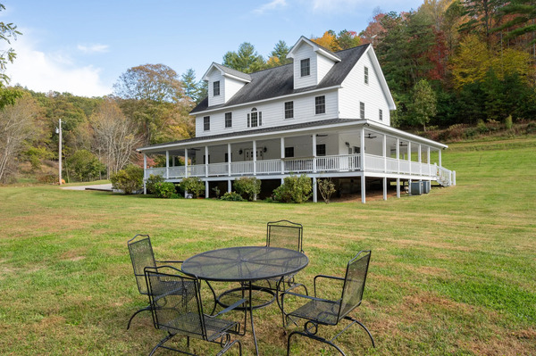 Pigeon River Mountain Retreat