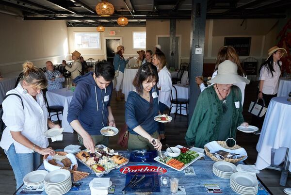 Porthole Restaurant & Pub