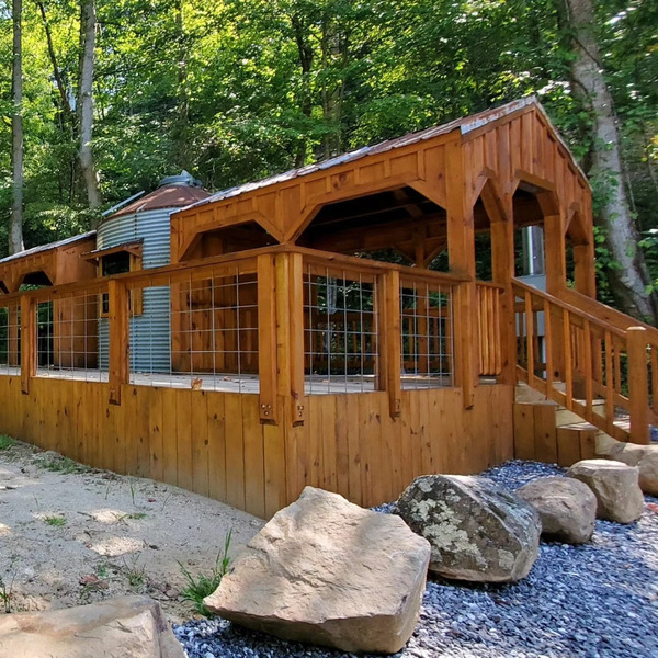 Honeymoon Creek Weddings