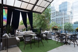 Foxy's Proper Pub-The Lookout