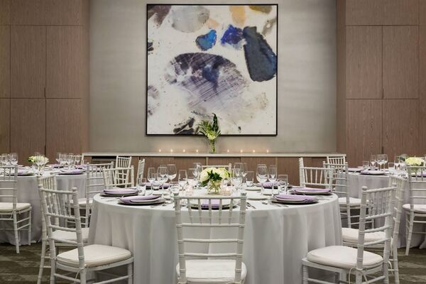 AC Hotel by Marriott South San Francisco/Oyster Point Waterfront