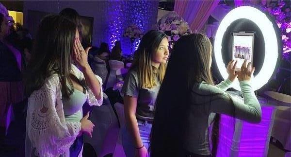 Photobooth's- Genuine Photography by Alexandra