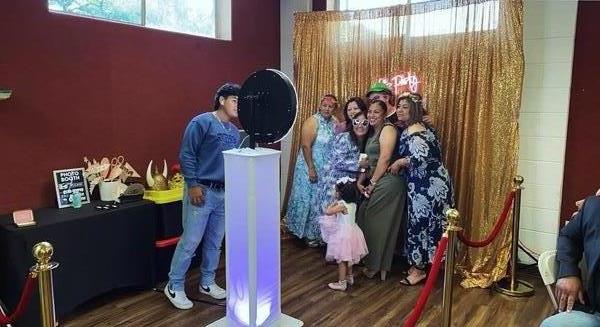 Photobooth's- Genuine Photography by Alexandra