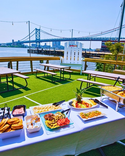 Cavanaugh's River Deck