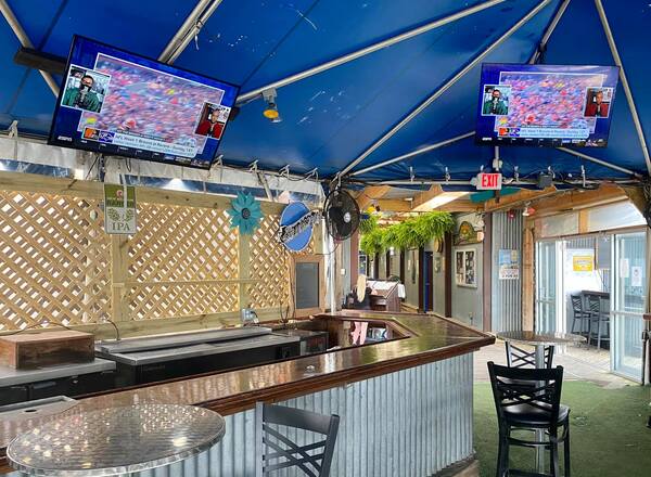 Cavanaugh's River Deck