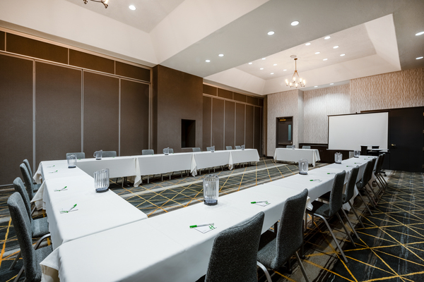 Holiday Inn & Suites Albuquerque Airport