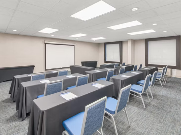 Holiday Inn Express & Suites Greenville-I-85 & Woodruff Rd