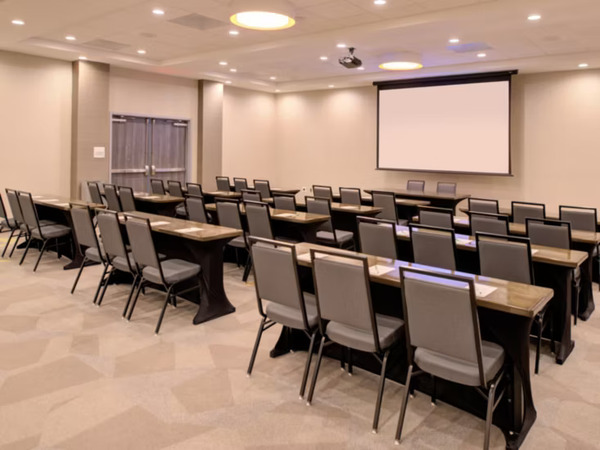 Holiday Inn and Suites Katy Mills