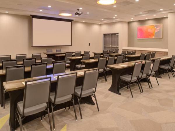 Holiday Inn and Suites Katy Mills