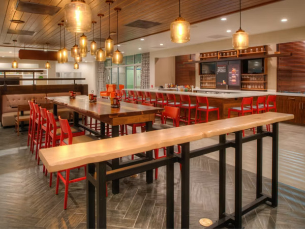 Holiday Inn and Suites Katy Mills