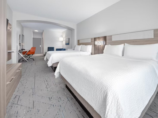 Holiday Inn Express & Suites - Dallas West