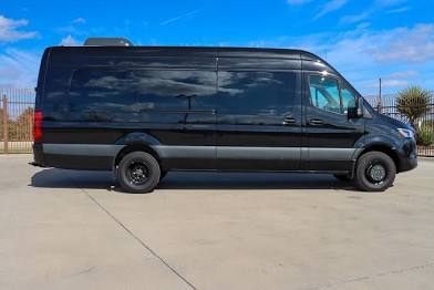 Monarch Bus and Limo