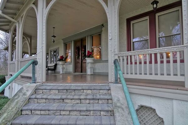 The Inn at Ragged Edge