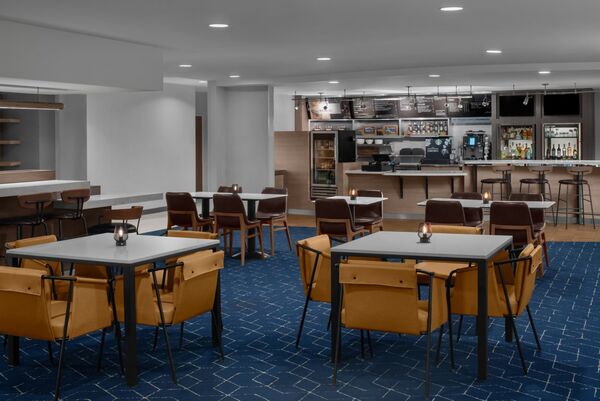 Courtyard Santa Clarita Valencia