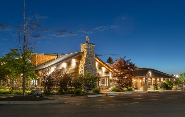 Karl's Cabin Restaurant & Banquets in Plymouth