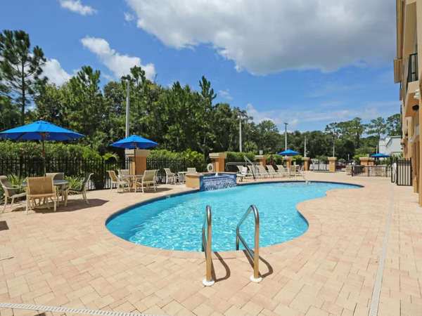 Holiday Inn Express Tampa N I-75 - University Area