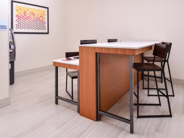 Holiday Inn Express Tampa N I-75 - University Area