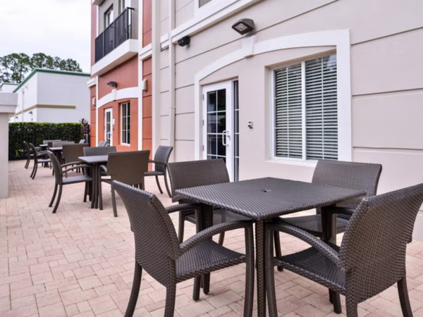 Holiday Inn Express Tampa N I-75 - University Area