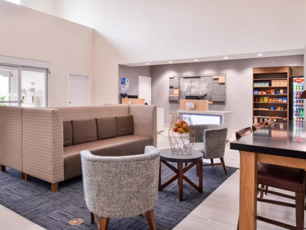 Holiday Inn Express Tampa N I-75 - University Area