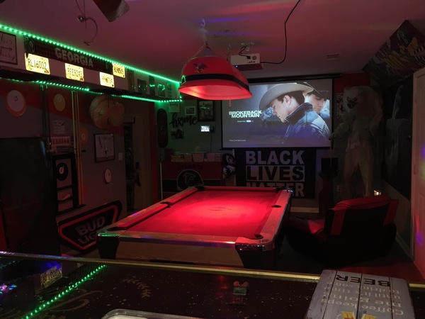 Brandon’s Bar & Entertainment