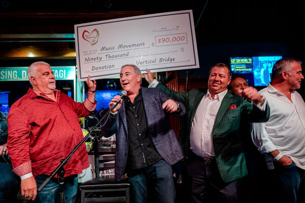 Howl At The Moon - Pittsburgh