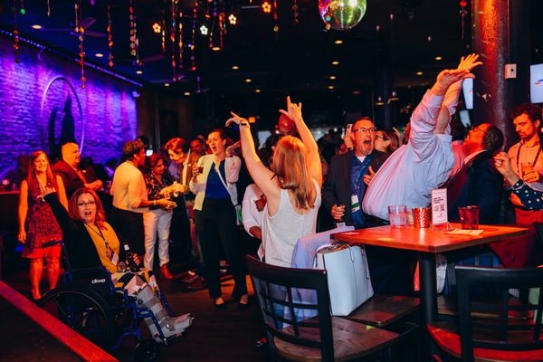 Howl At The Moon - Pittsburgh