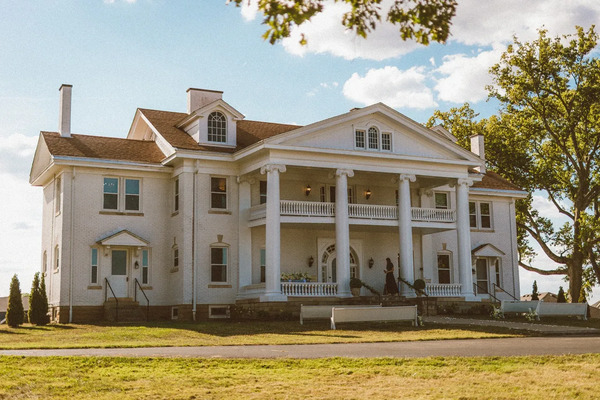 Mansion On South Main