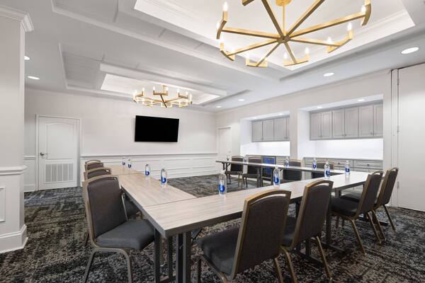 Hampton Inn & Suites Charlotte/South Park at Phillips Place