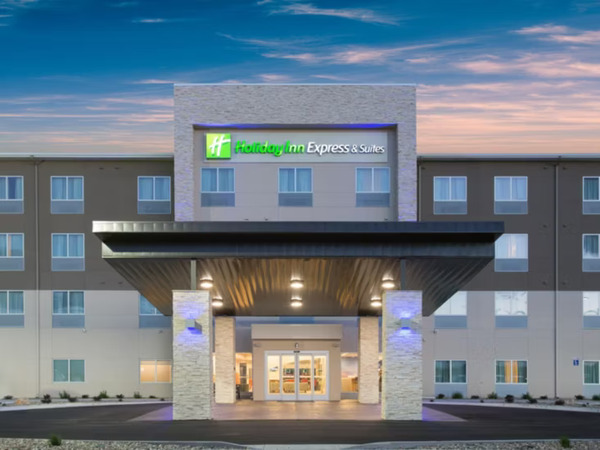 Holiday Inn Express & Suites Rushmore South