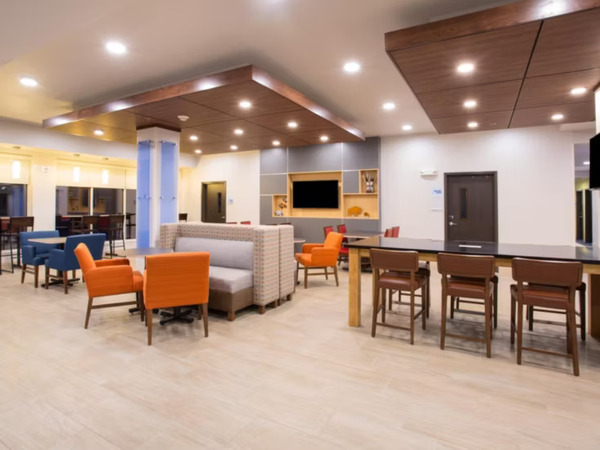 Holiday Inn Express & Suites Rushmore South