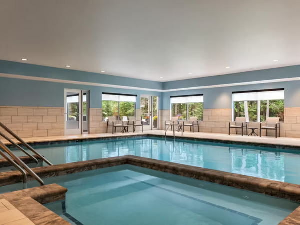 Holiday Inn Express & Suites Rhinelander