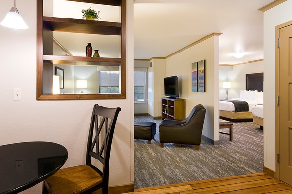 ClubHouse Hotel & Suites Pierre