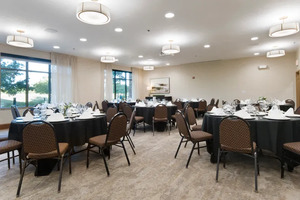 Cabernet Meeting Room