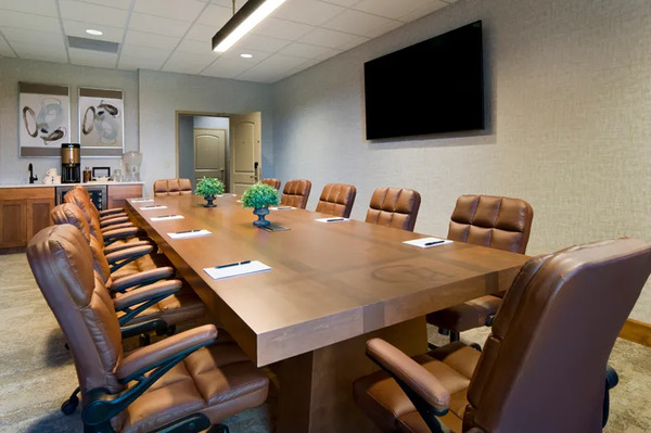 ClubHouse Hotel & Suites Sioux Falls