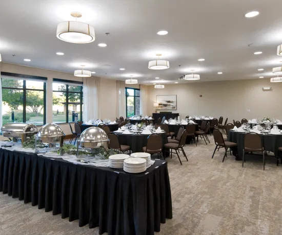 ClubHouse Hotel & Suites Sioux Falls