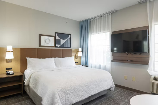 Staybridge Suites Rogers