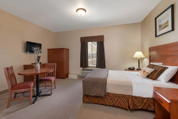 Clarion Hotel & Suites Williston