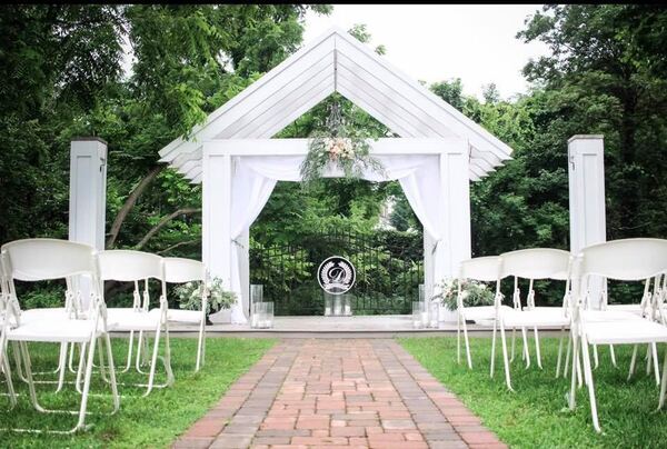 Dibbles Inn Orchard & Estate