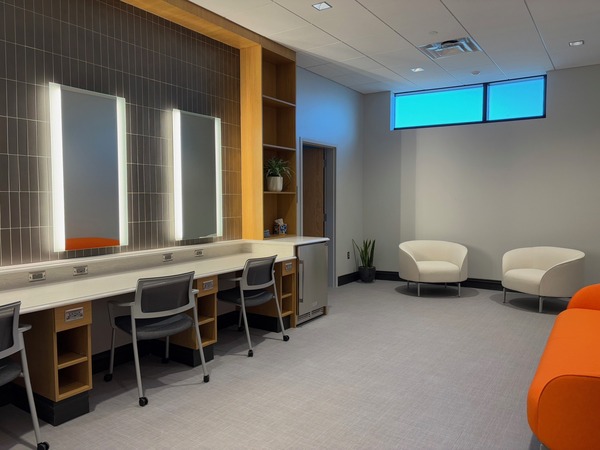 Hy-Vee Center & Amphitheater